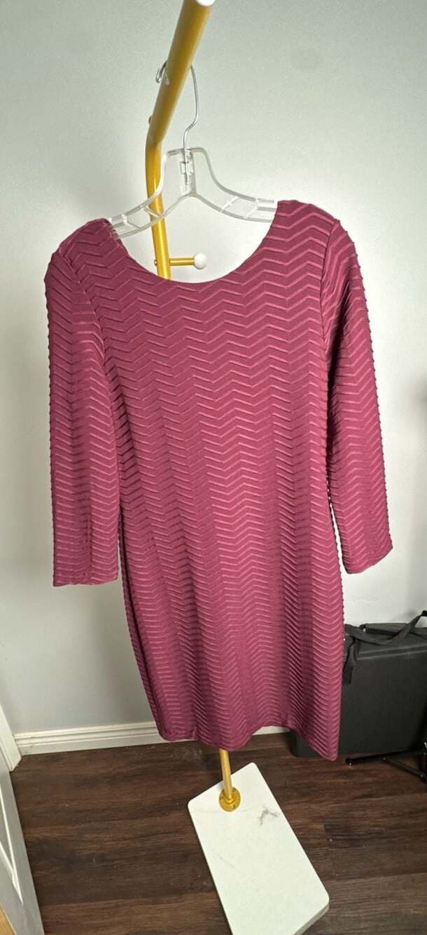 Calvin Klein Burgundy Purple Chevron Textured Sheath Dress Size 6P
